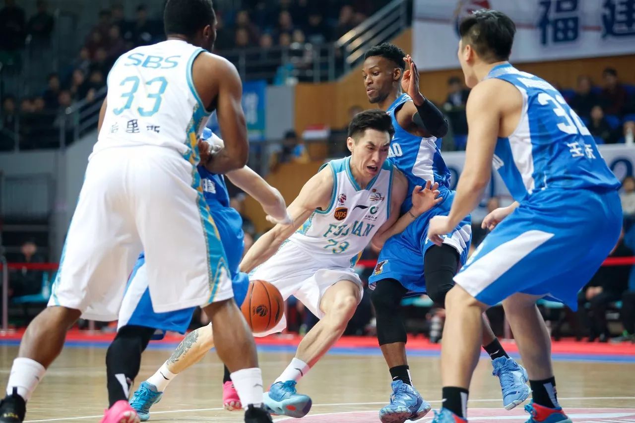 长春队在比赛中展现出团结合作的力量 长春队在比赛中展现出团结合作的力量