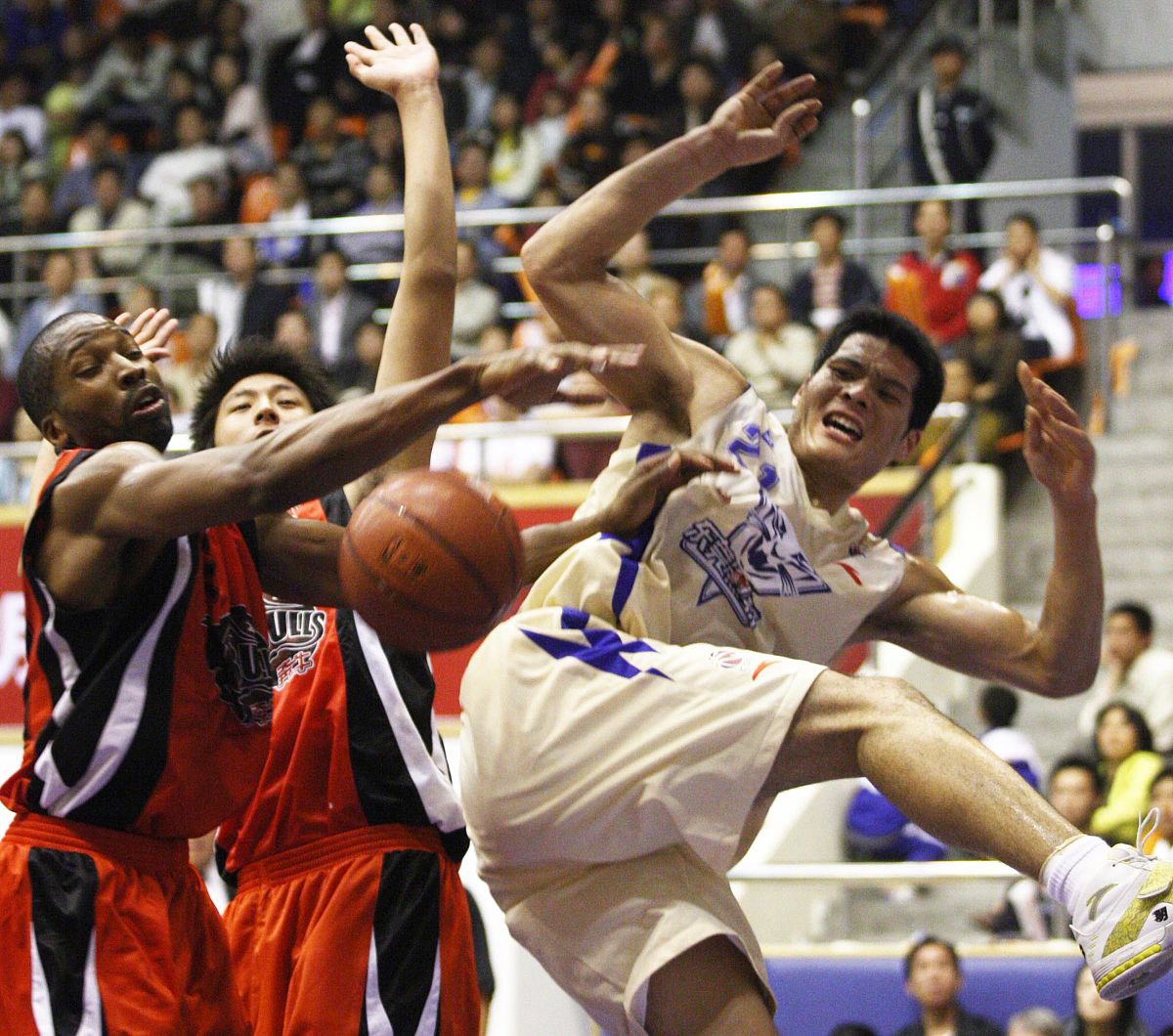 包含比赛氛围热烈高涨,球迷激情无限的词条 包含比赛氛围热烈高涨,球迷激情无限的词条