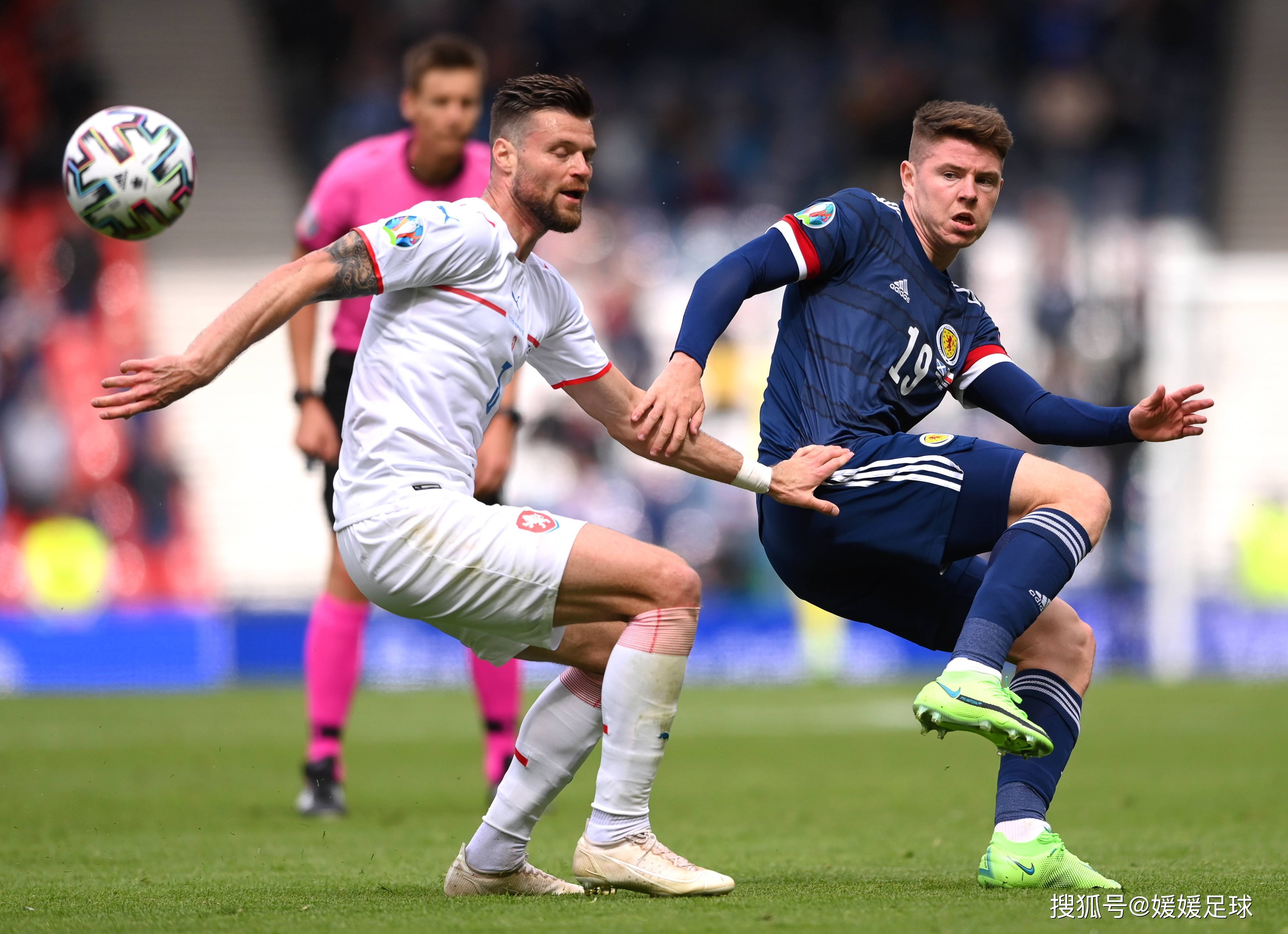 包含法国国家足球队一路高歌猛进,力争决赛的词条 包含法国国家足球队一路高歌猛进,力争决赛的词条