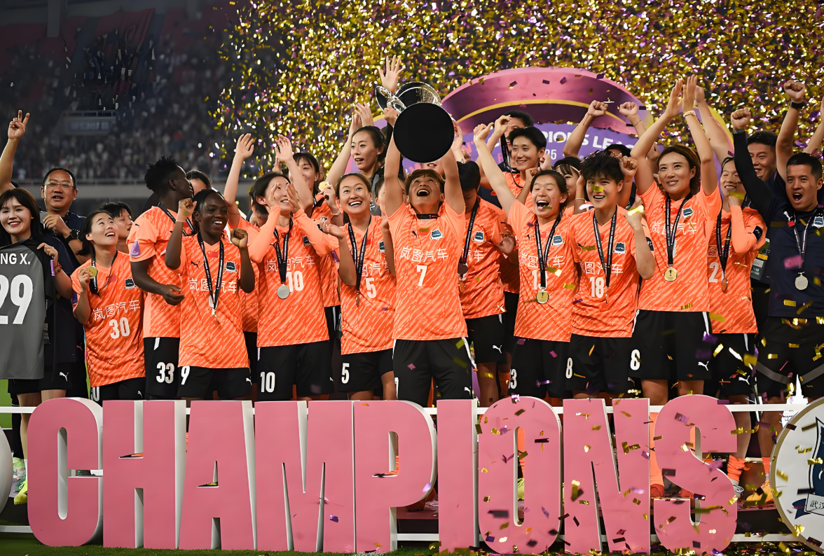 包含国际足坛瞩目一幕:女足日渐崭露头角勇往直前的词条 包含国际足坛瞩目一幕:女足日渐崭露头角勇往直前的词条