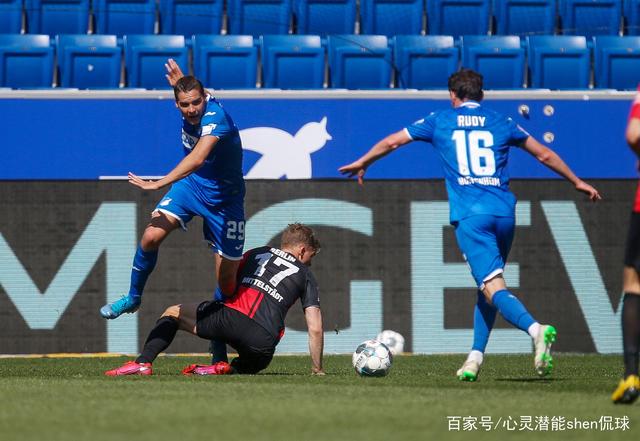 包含帕德博恩士气高涨，喜迎比赛胜利的词条