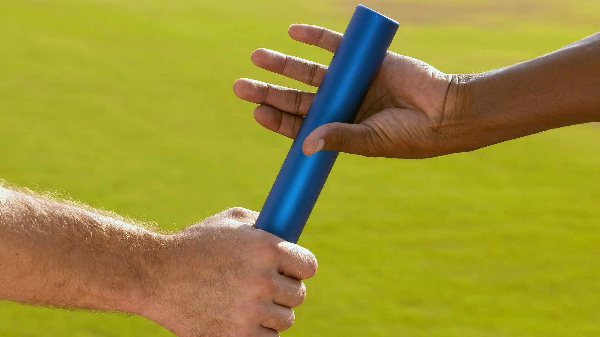 引擎轰鸣之夜,拉亚如何以节奏大师之姿引领F1新赛季揭幕战