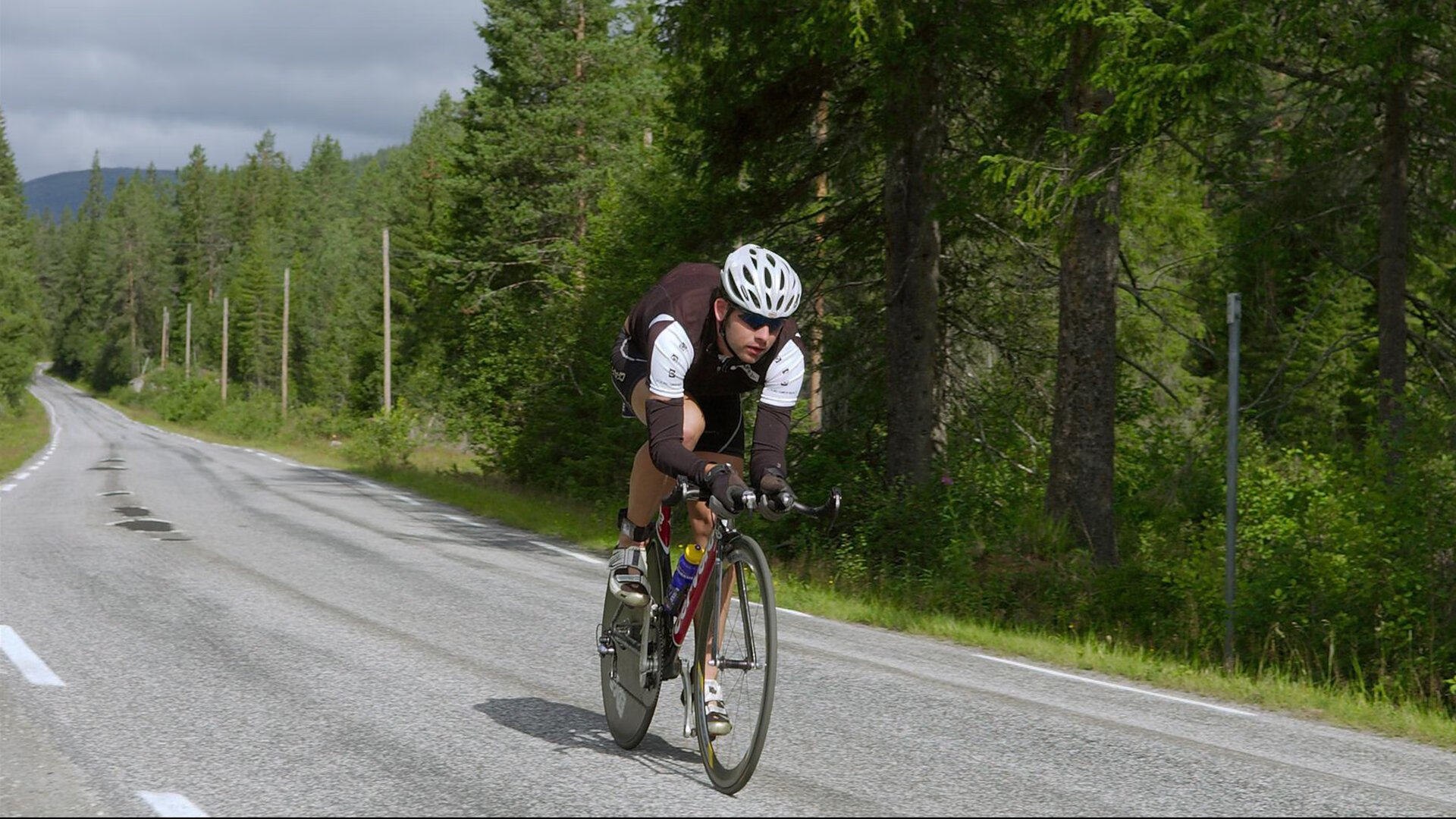 米切尔爆发改写格局，独行侠争冠路上力克绿军启示录