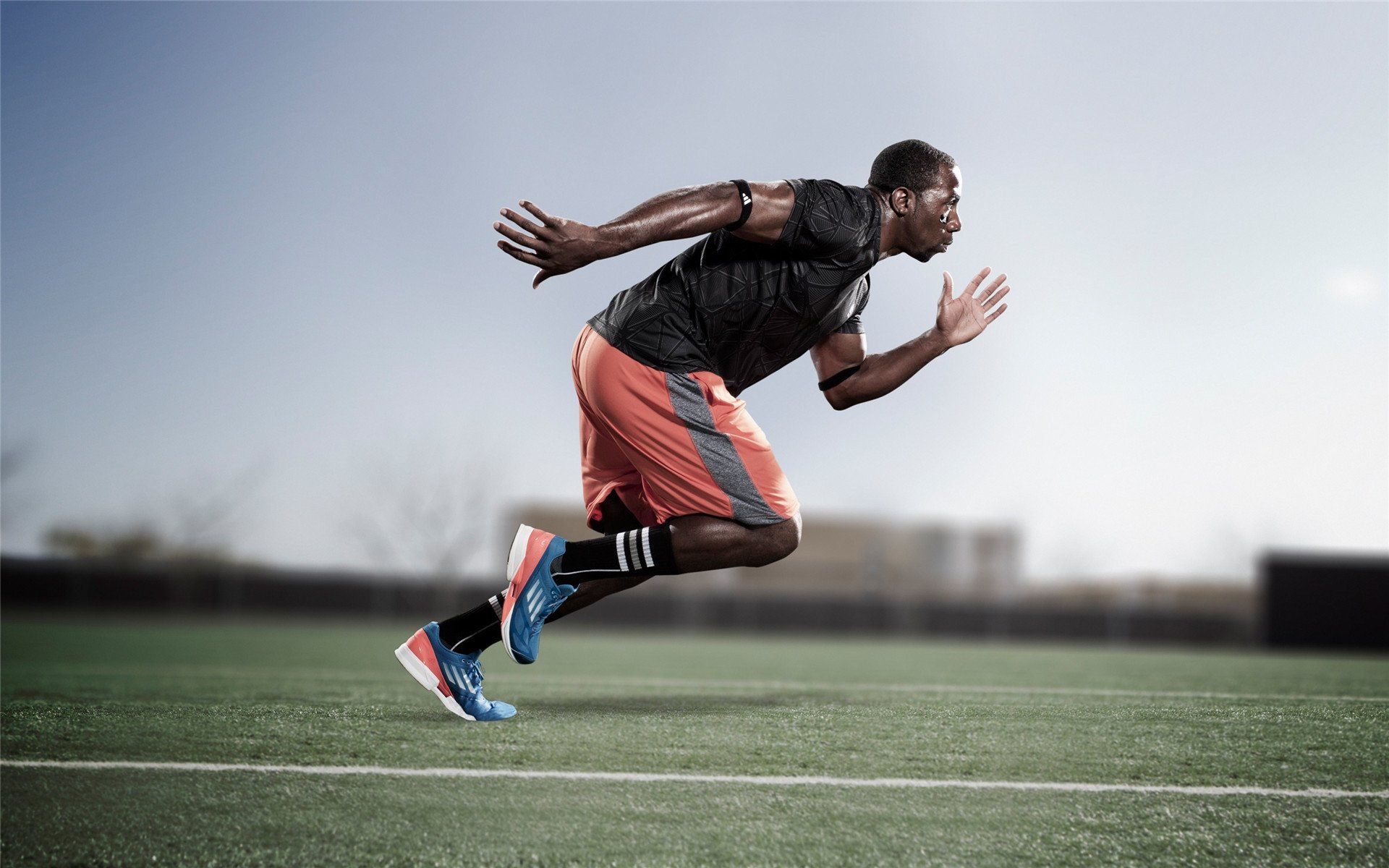 地缘棋局与绿茵战场,伊朗翻盘委内瑞拉,京多安在德甲争冠战接管比赛的双重启示