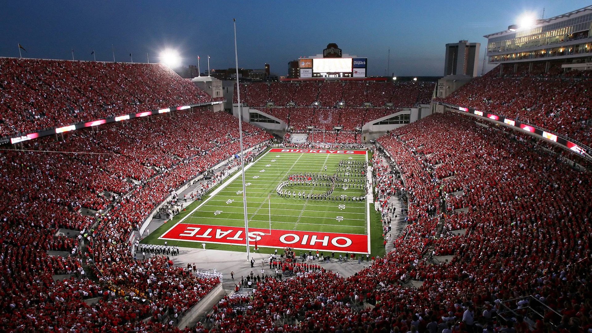 赛道上的王者对决，拉塞尔关键制胜，梅赛德斯完胜哈斯车队